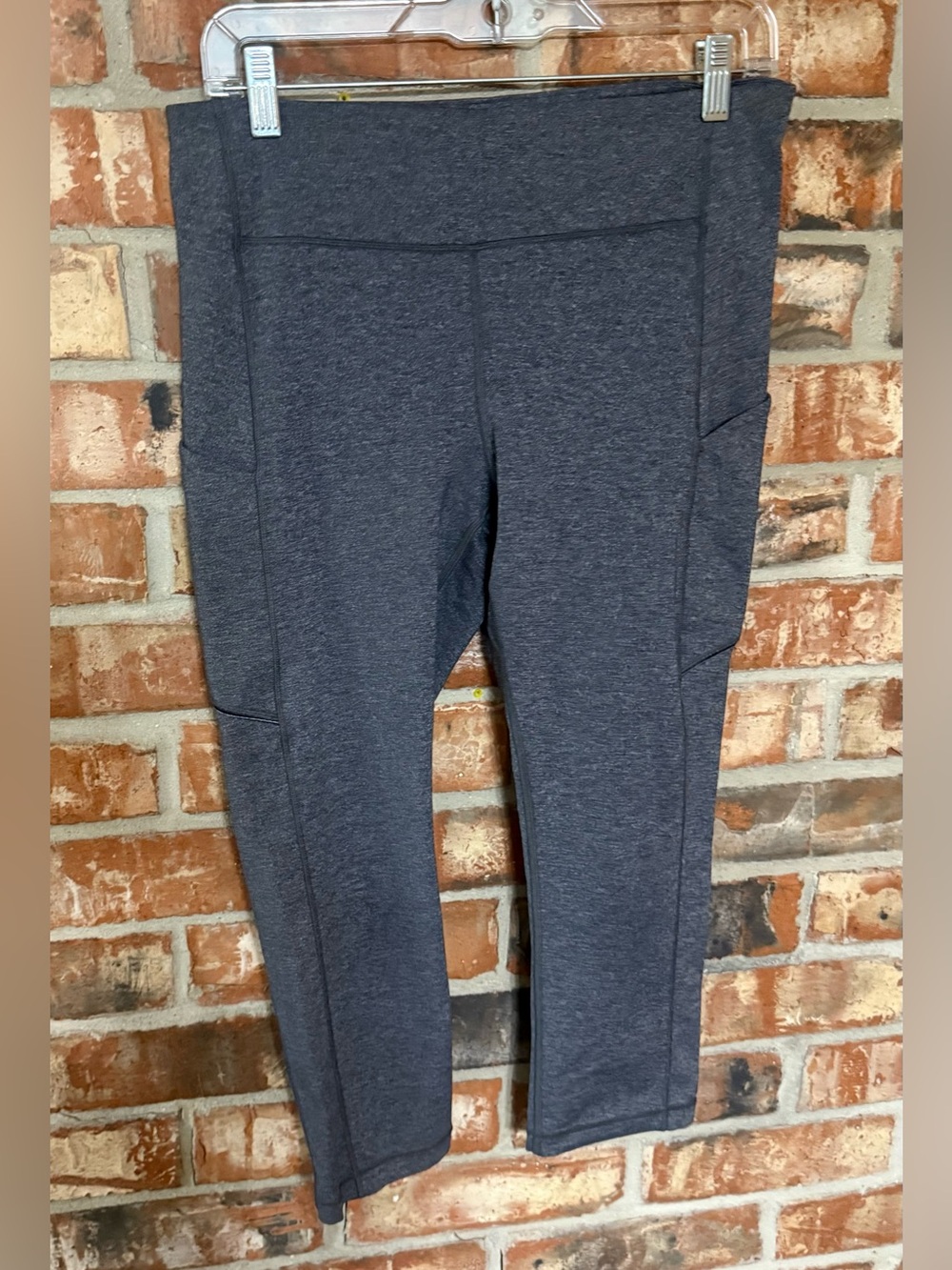 lululemon athletica Dark Heather Gray Athletic 21”Leggings